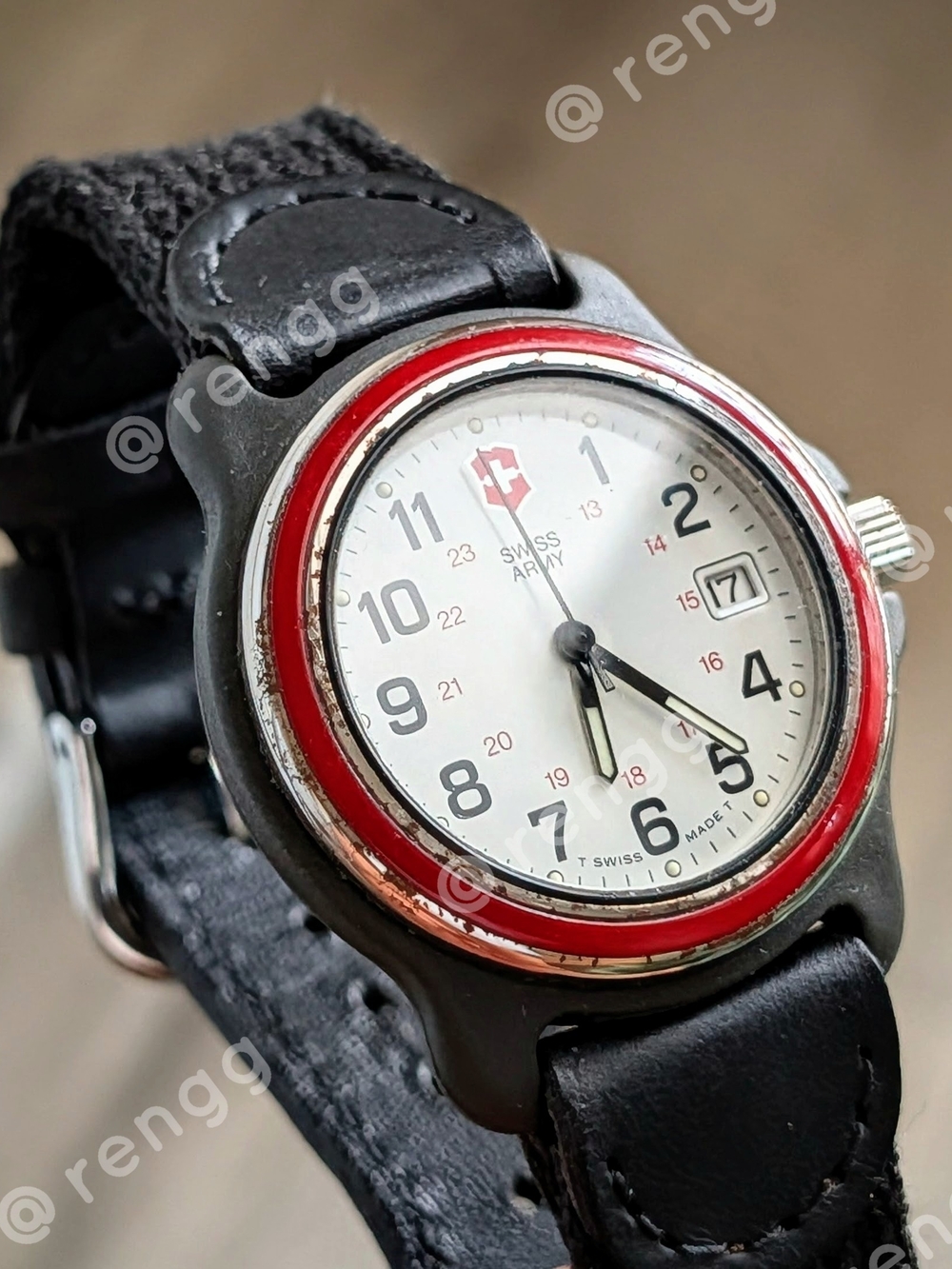 Famous Vintage Victorinox Swiss Army White Red 35mm